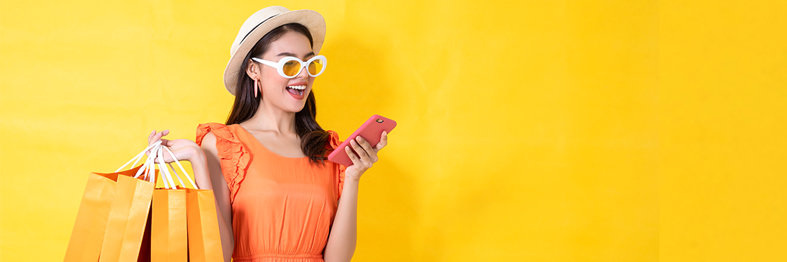 woman ready to shop with phone